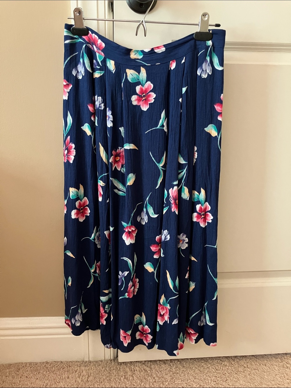 Jaclyn Smith Navy Floral Pleated Midi Skirt VTG 90s